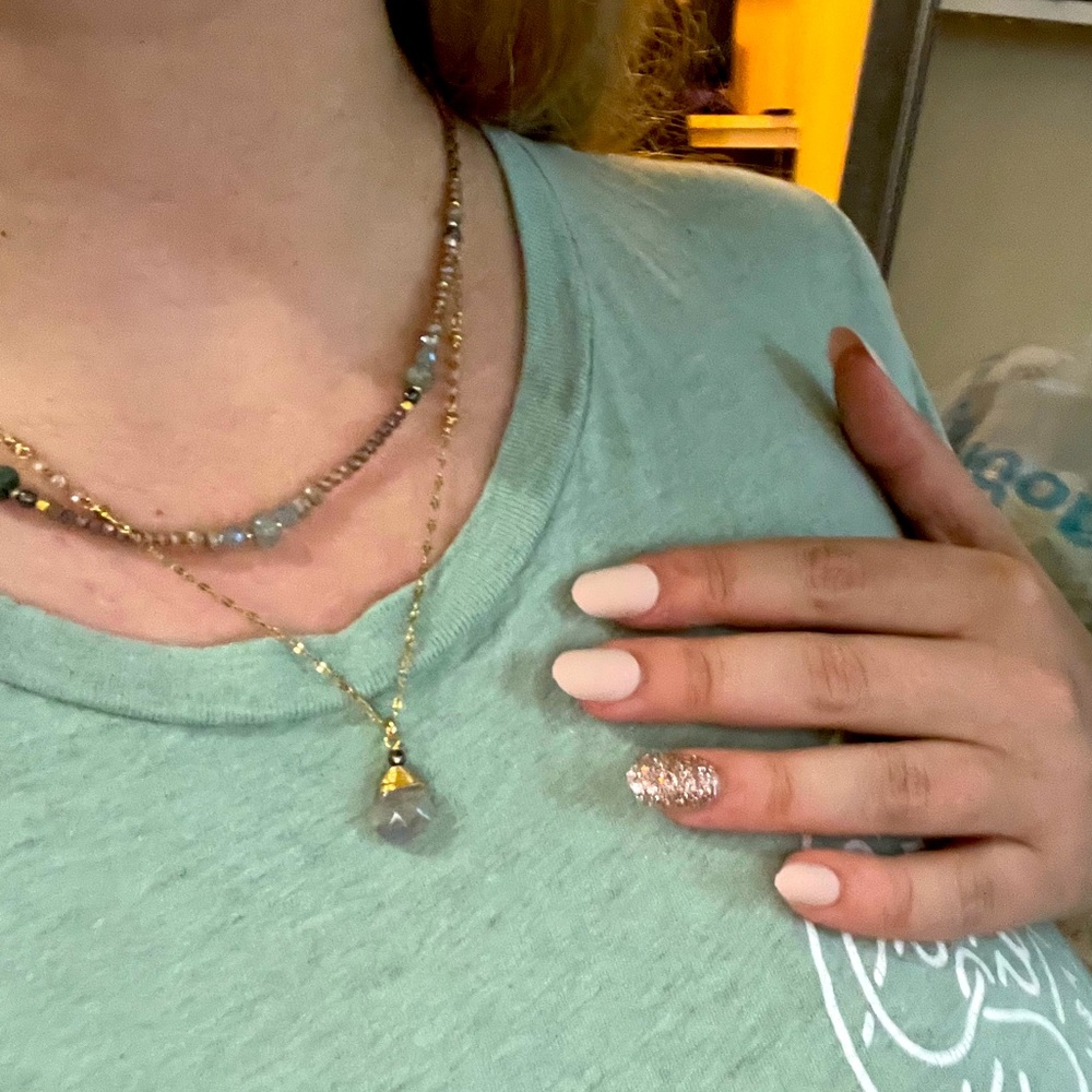 Beautiful beaded necklace double loop-perfect condition-